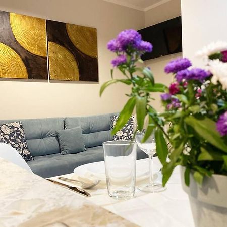 Exclusive 2Br! Apartment Near City Center +Netflix Warschau Exterior foto