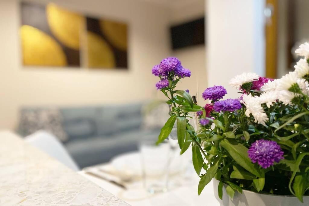 Exclusive 2Br! Apartment Near City Center +Netflix Warschau Exterior foto